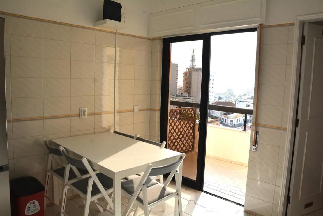 Blife Chelsya Private Rooms Faro Exterior photo